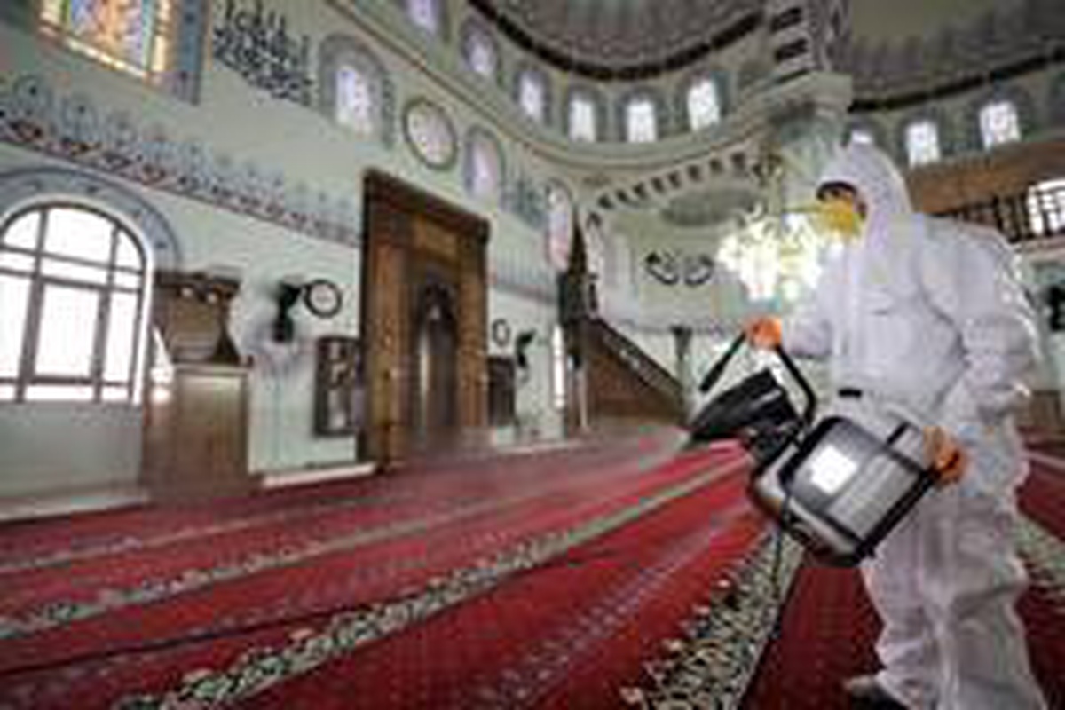 Başiskele\'de camiler cuma namazına hazırlandı