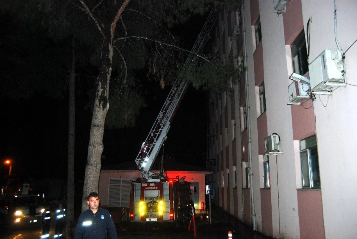 Bayramiç Devlet Hastanesi\'nde yangın