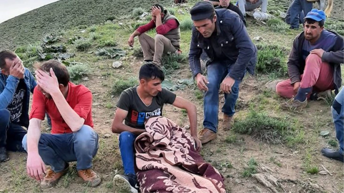 Bitlis\'te çobanlık yapan 3 çocuk babası, yıldırım çarpması sonucu vefat etti