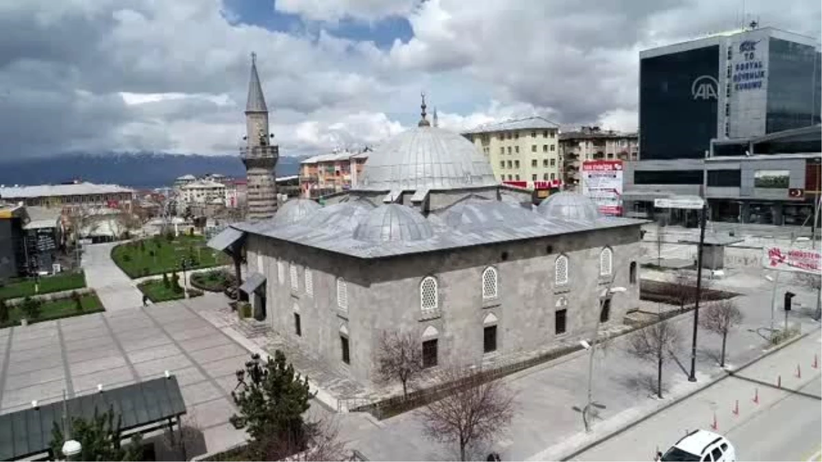 Erzurum\'daki camiler cuma namazına hazır