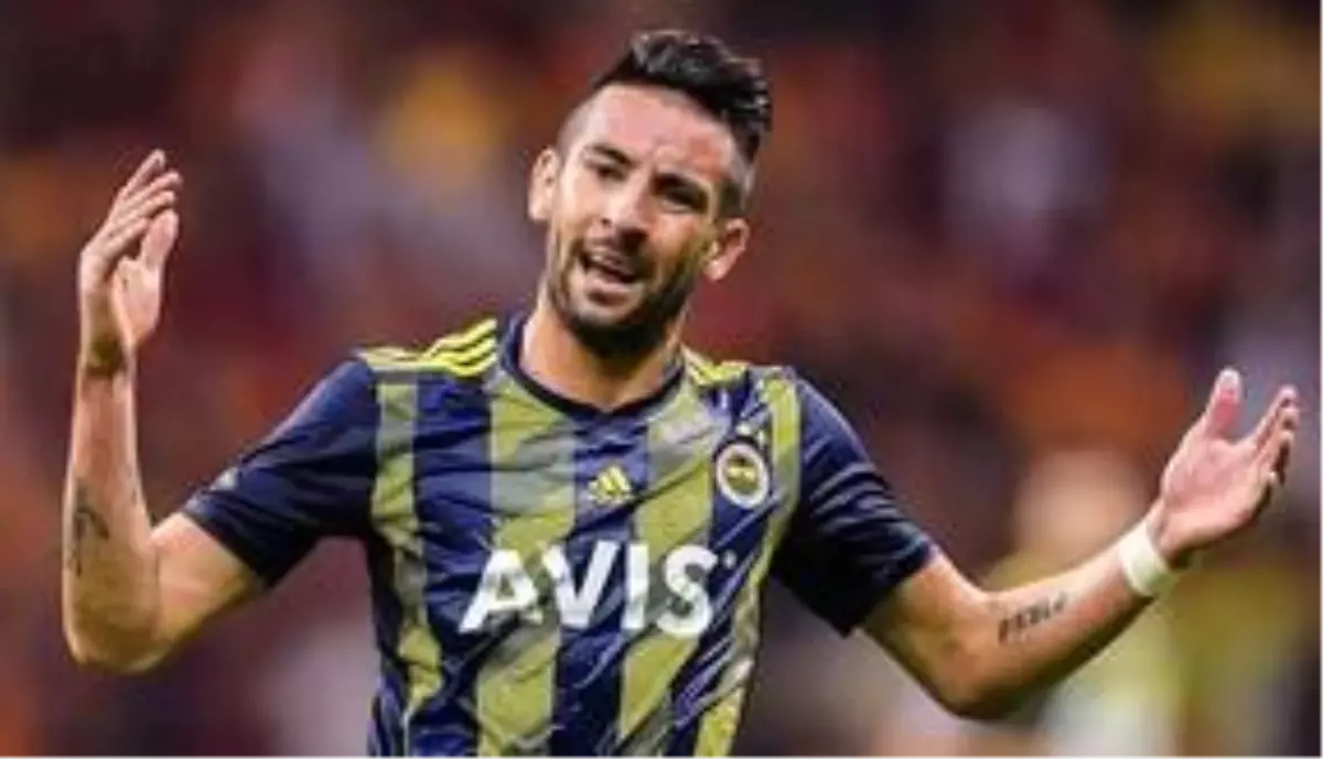 Fenerbahçe, sözleşmesini yenilemeyeceği Mauricio Isla\'yı kadro dışı bıraktı