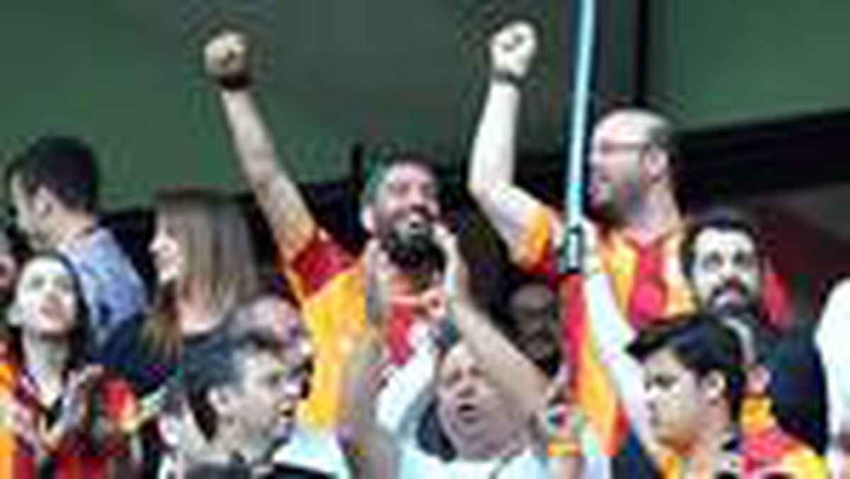 Galatasaray\'da Arda Turan sesleri! Falcao...
