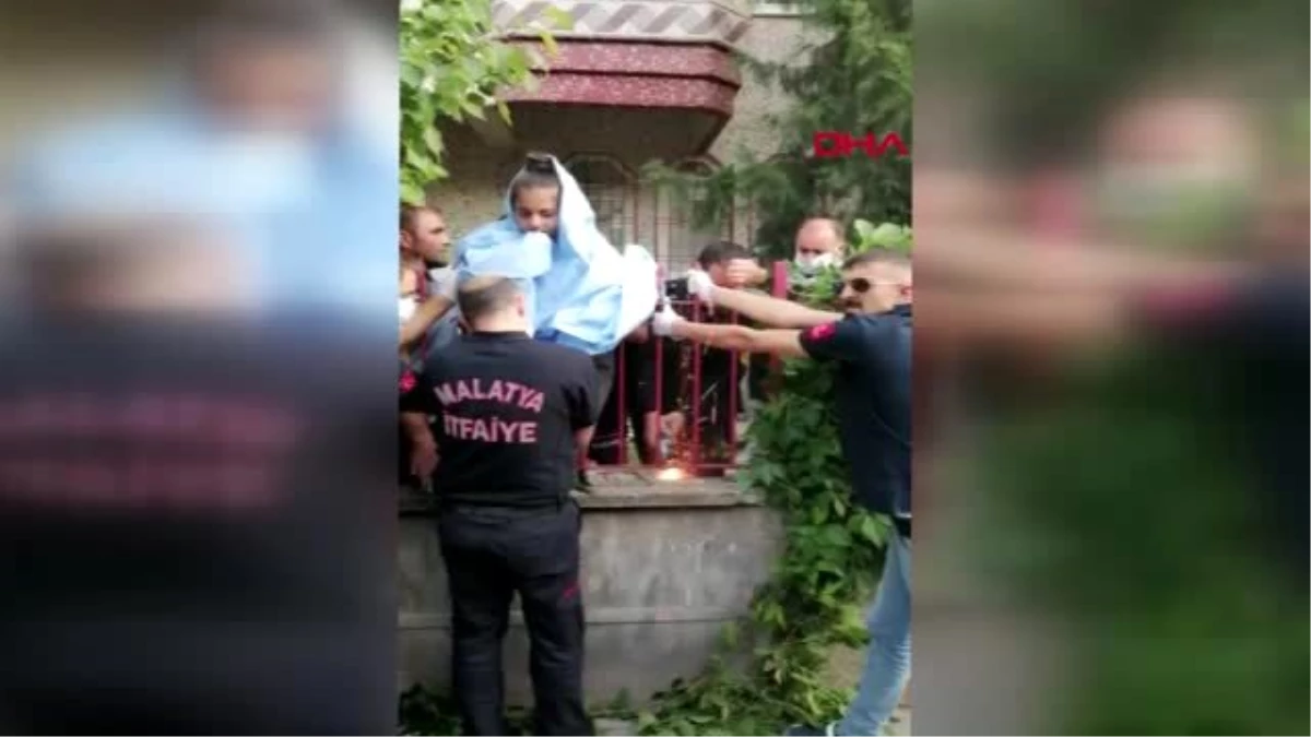 MALATYA Göğsüne saplanan demir korkulukla hastaneye kaldırıldı