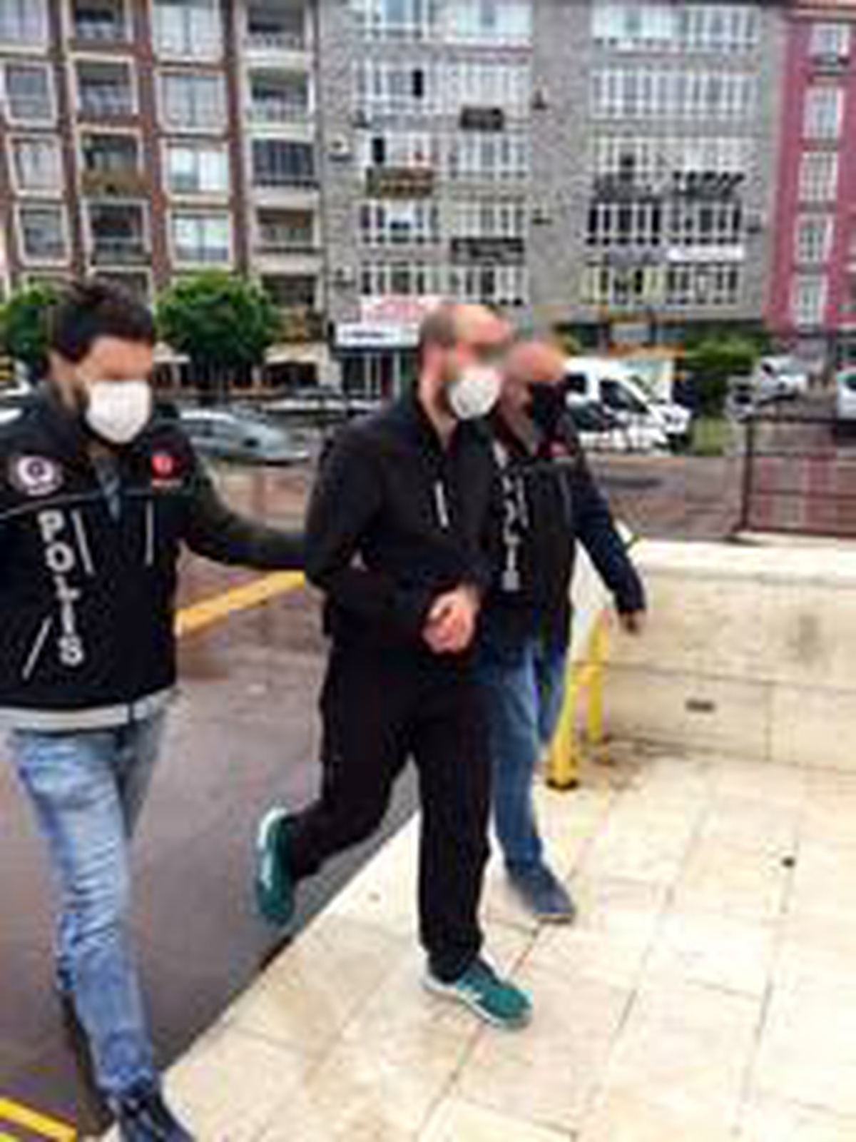 Özel düzenek ile hint keneviri yetiştiren bir kişi tutuklandı