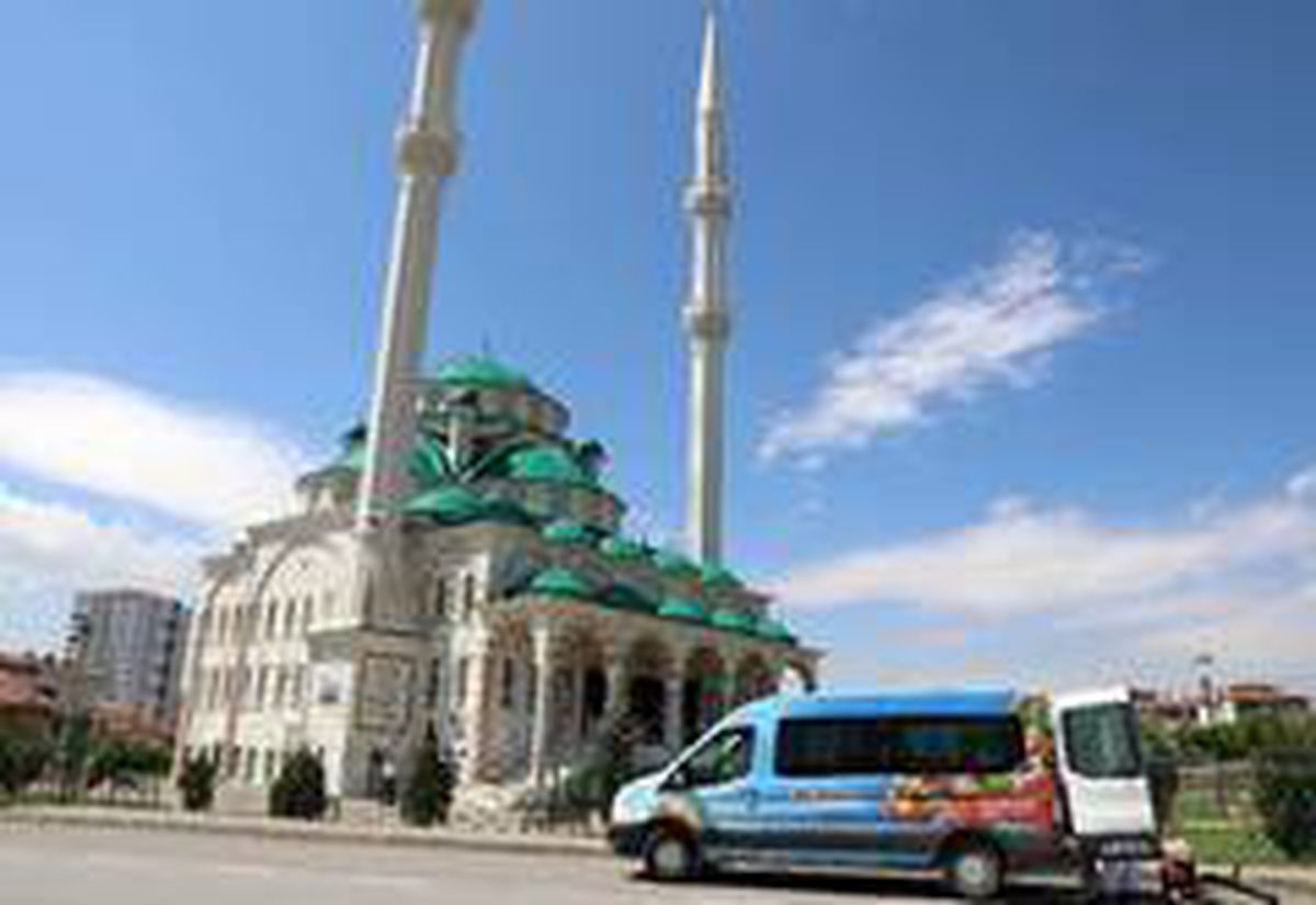 Sincan\'da 90 cami dezenfekte edilerek ibadete hazırlandı