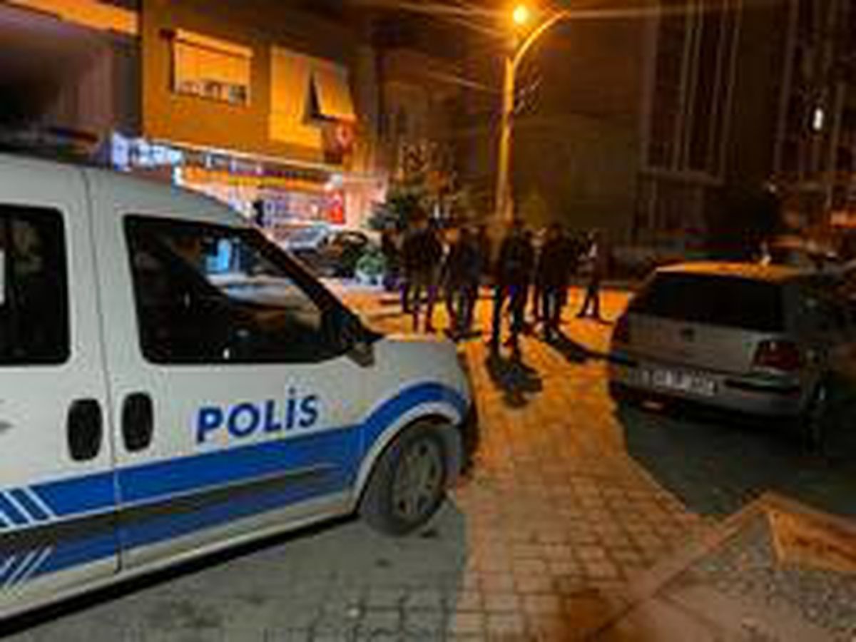 Sokak ortasında tüfekle vuruldu