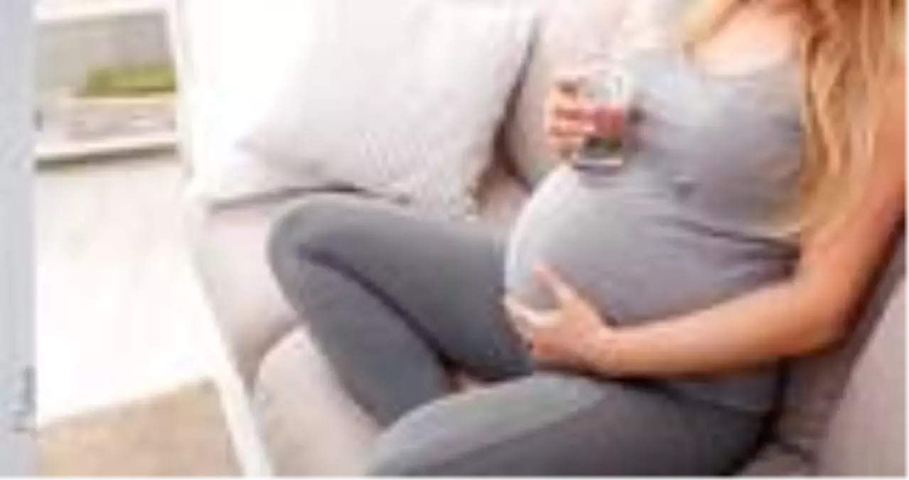 \'Yeni normal\'de hamileler ve emziren anneler dikkat!