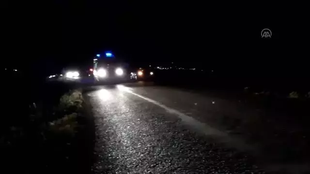 Adana'da iki otomobilin çarpıştığı kazada 1 kişi yaralandı Adana'da iki otomobilin çarpıştığı kazada 1 kişi yaralandı