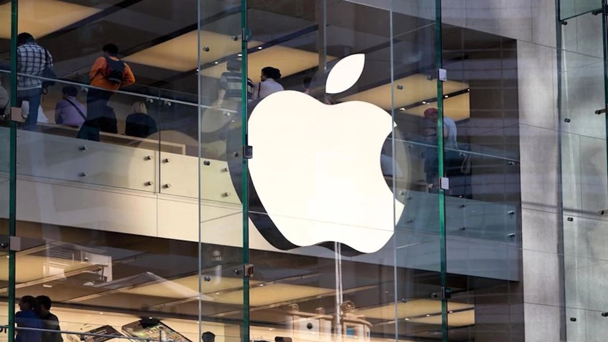 Apple Store Önüne Bırakılan Şüpheli Paket Panik Yarattı