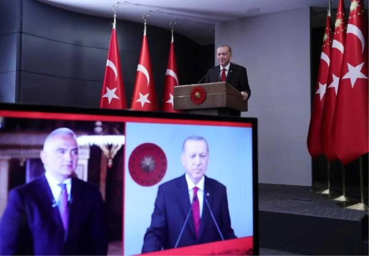 Ayasofya\'da Fetih Suresi okundu; Erdoğan da mealini okudu (1)