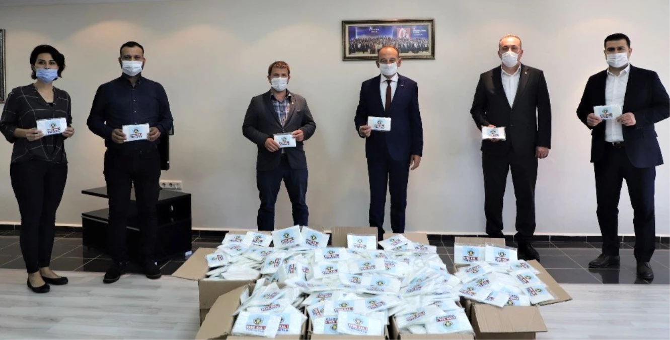 Başkan Akın\'dan 25 bin maske desteği