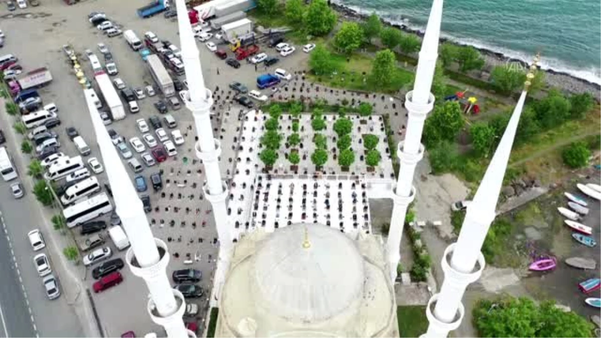 Cuma namazı, salgın sonrası ilk kez kılındı - TRABZON/RİZE/