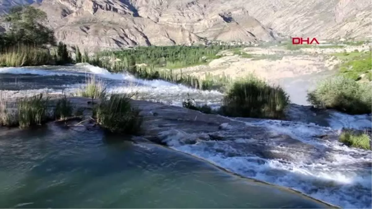 ERZURUM Tortum Şelalesi, salgın günlerinde boş kaldı