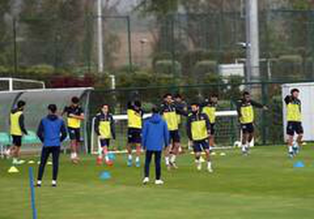 Fenerbahçe, günün çift antrenmanla tamamladı