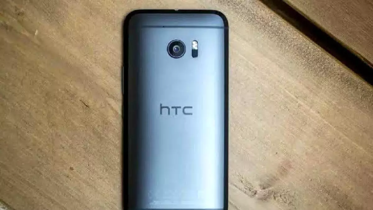 HTC Yeniden Gümbür Gümbür Geliyor: Amiral Gemisi Sürprizi