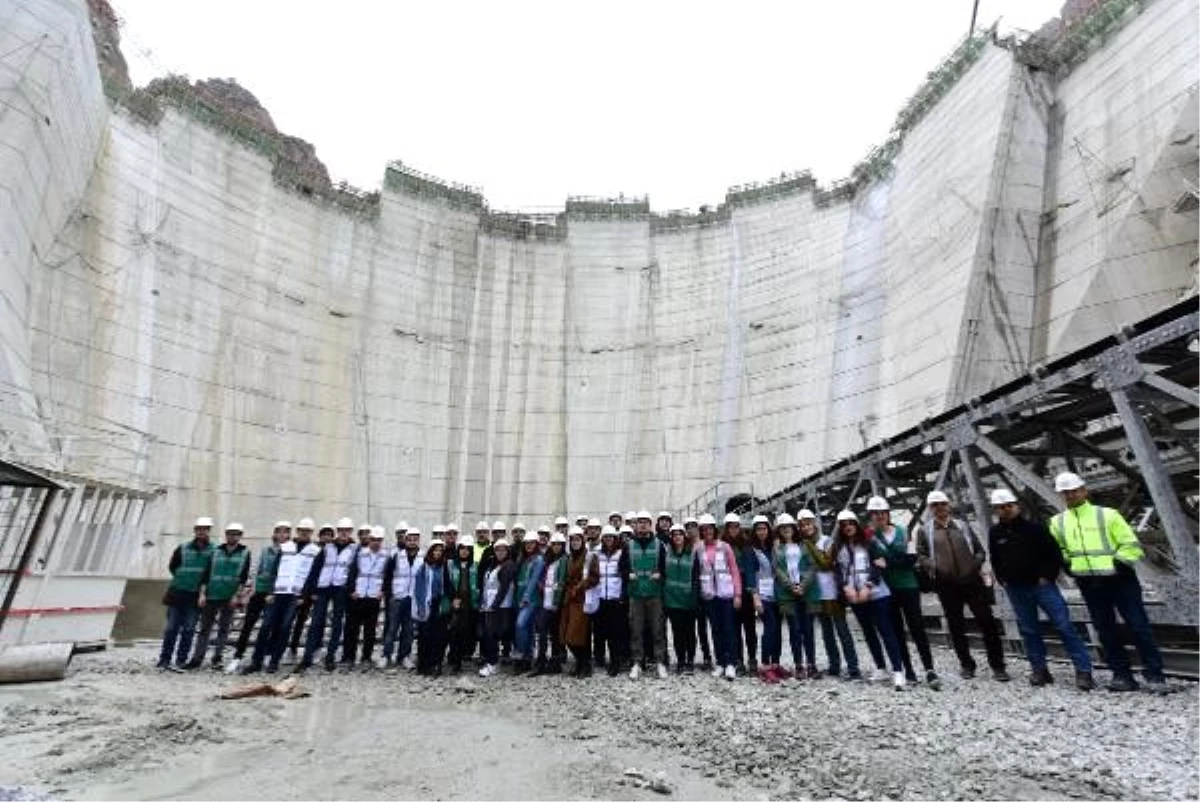 Türkiye\'nin en yüksek baraj inşaatında bitime 70 metre kaldı