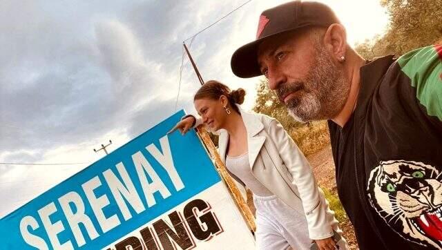 iliskilerinde kriz yasayan cem yilmaz ve serenay sarikaya birlikte yasadiklari evi terk etti son dakika magazin