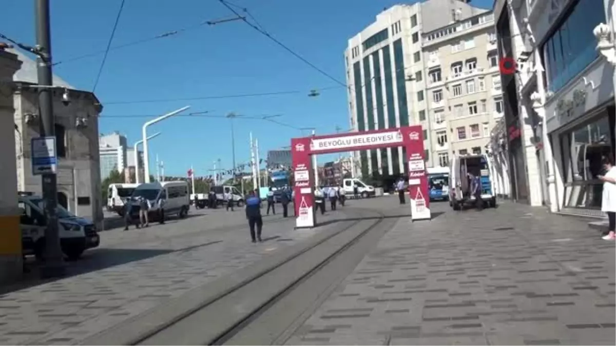 İstiklal Caddesi\'nde zabıtalar arasında gerginlik