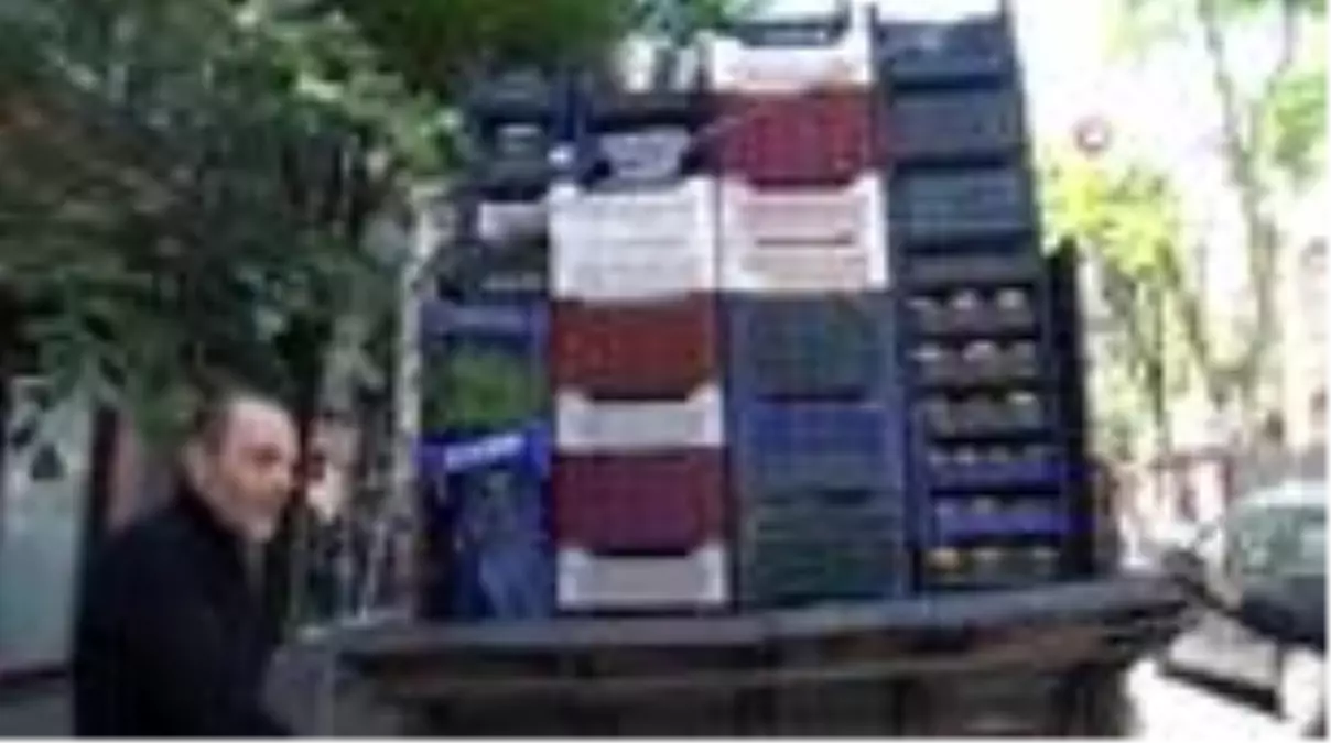 Kısıtlamaya rağmen tezgah kuran pazarcılar cezadan kaçamadı