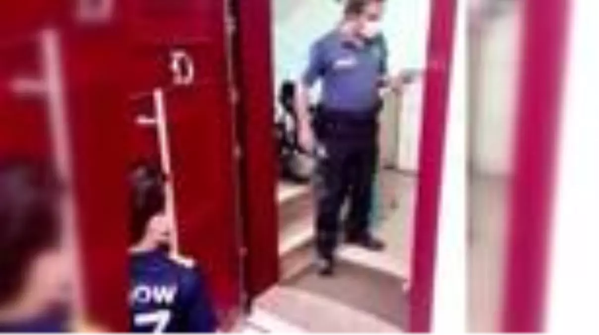 Polisten minik Eymen\'e doğum günü sürprizi