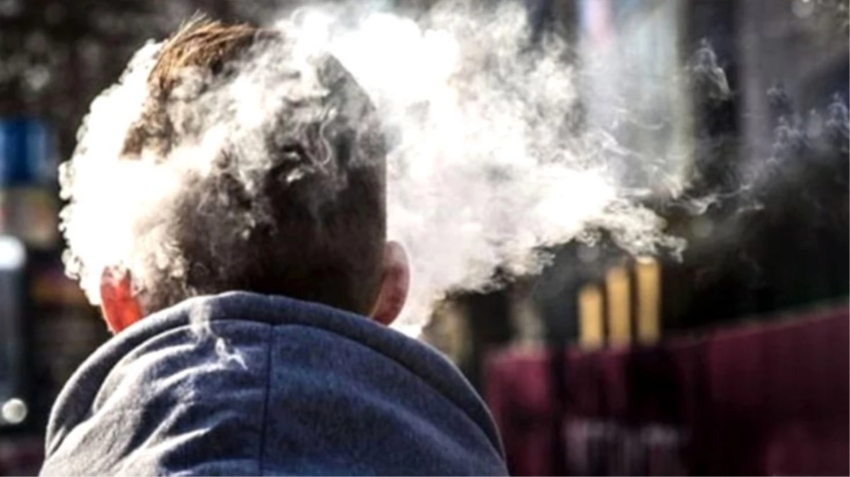 Salgın için ezber bozan uyarı: Sigara dumanında havada asılı kalan moleküller var, size 2 metreden virüs bulaştırabilir