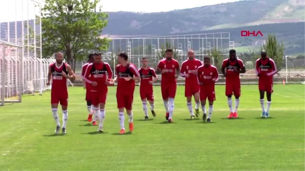 SPOR Sivasspor\'da neşeli antrenman