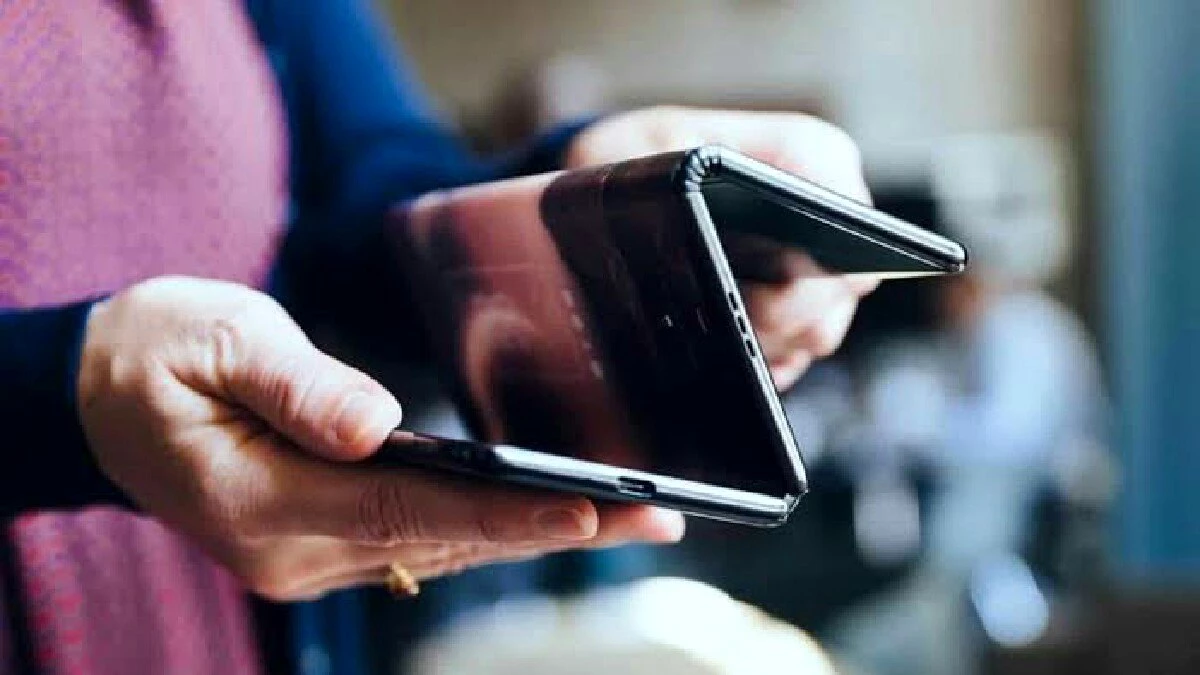 ZTE Katlanabilir Akıllı Telefonlara Yeni Bir Soluk Getiriyor!