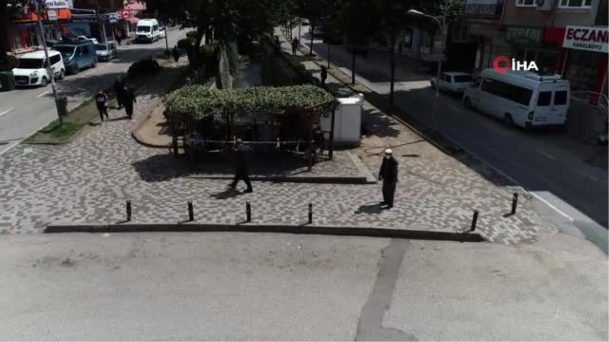 Bursa\'da 65 yaş üstü vatandaşlar park ve bahçelere akın etti