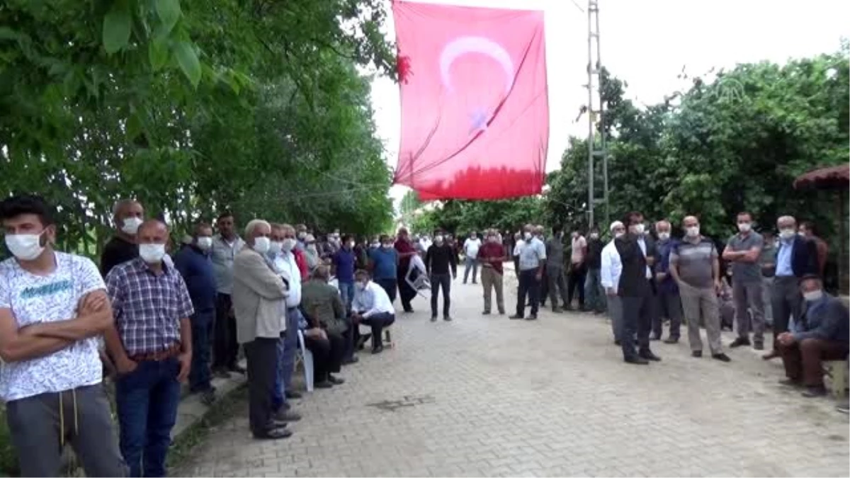 Hakkari\'de şehit olan Uzman Çavuş Uğur Bora son yolculuğuna uğurlandı