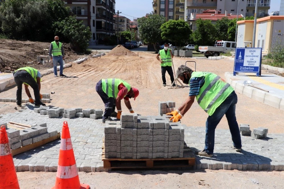 İzmir\'de üç ayda 40 futbol sahası büyüklüğünde alan parke kaplandı