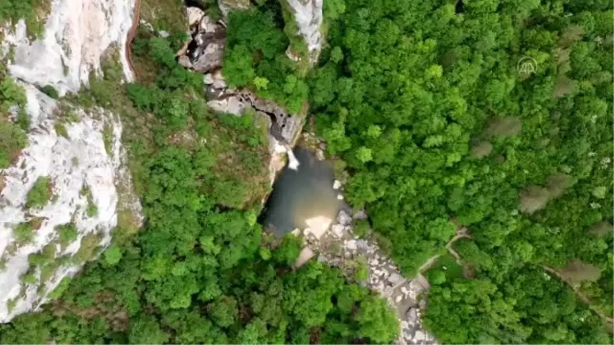 Karadeniz\'in "saklı güzelliği" Ilıca Şelalesi, ziyaretçileriyle buluşmayı bekliyor