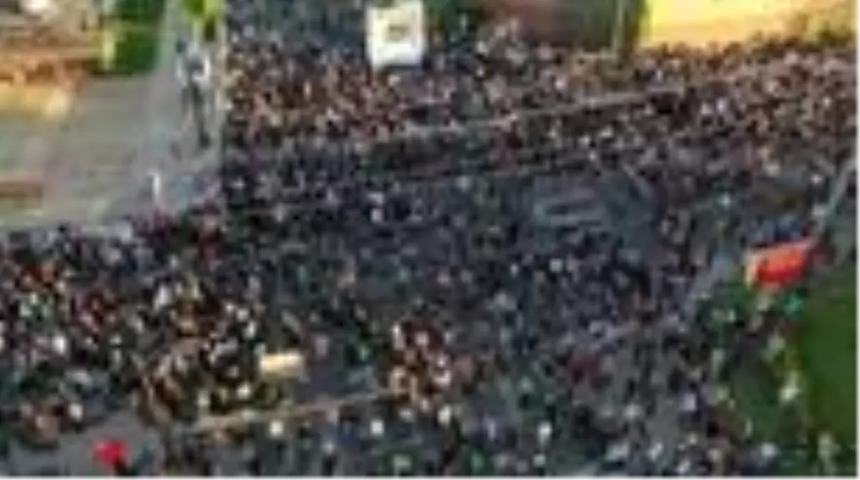 Son dakika haberleri | Minneapolis\'te gösterciler sokağa çıkma yasağının başlamasının ardından biber gazı ile dağıtıldı