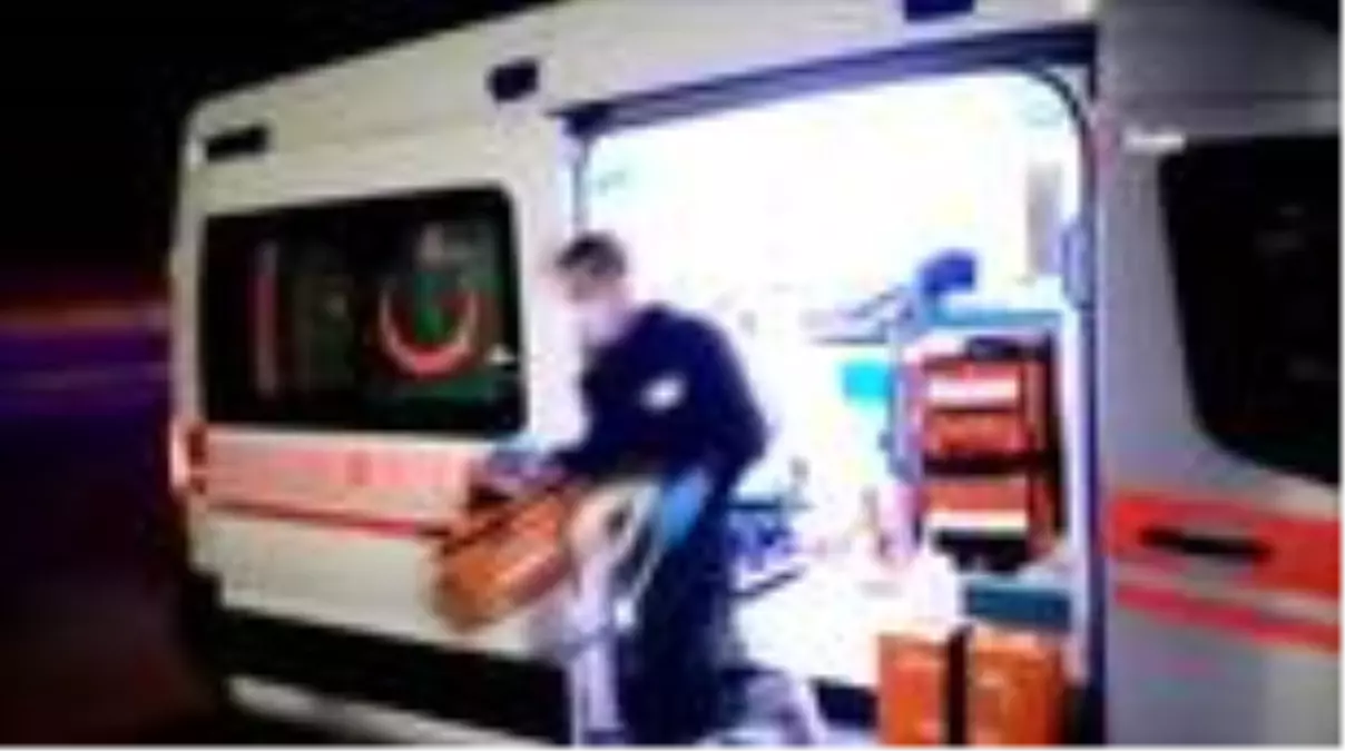 Son dakika haberleri! Otobüse çarpmamak için manevra yaptı, bariyerlere çarptı: 2 yaralı