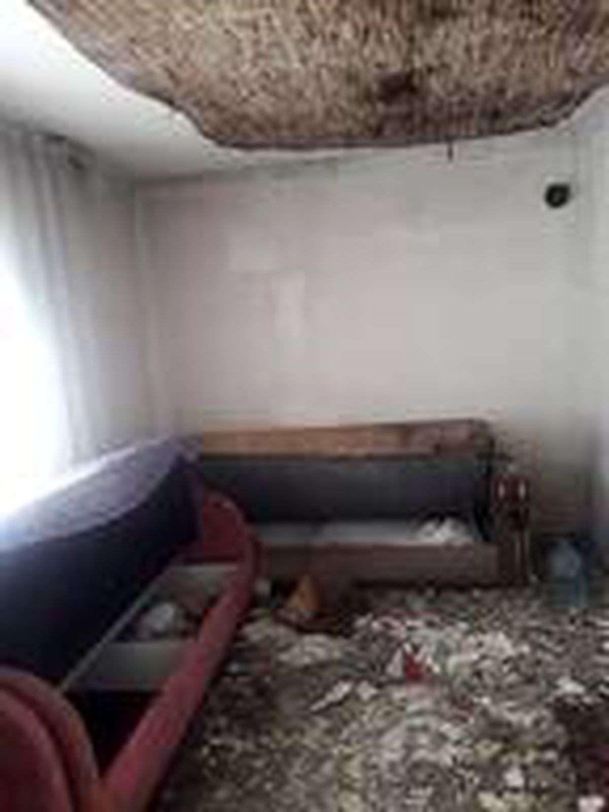 Çocuklarıyla yaşadığı evi yandı