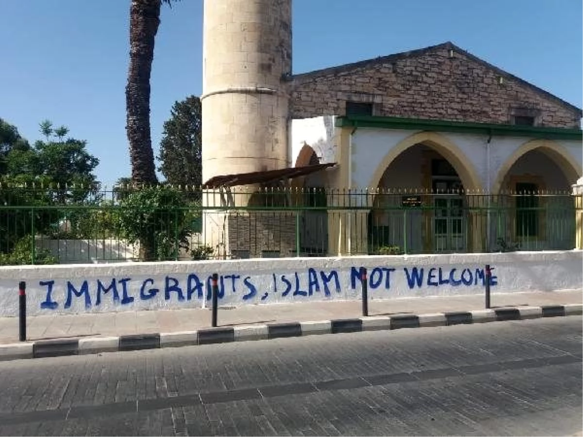 Güney Kıbrıs\'taki camiye gerçekleştirilen çirkin saldırıya KKTC\'den tepki