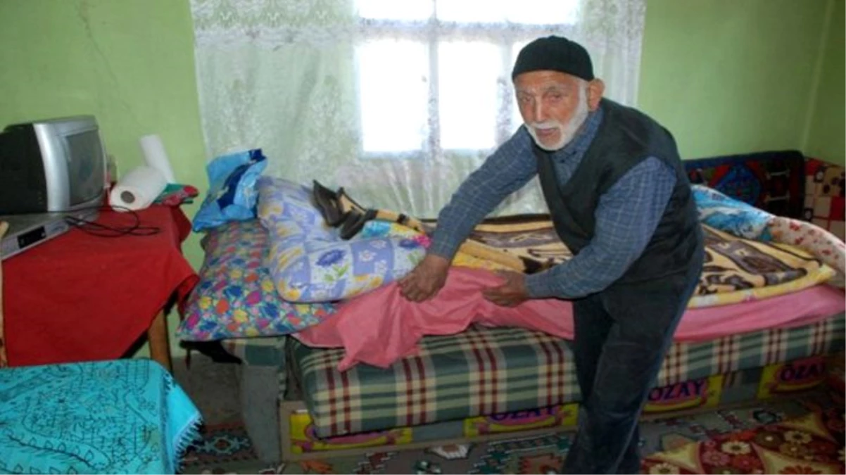 Hırsızlar, yardım bahanesiyle girdikleri evde yaşlı adamın 17 bin lirasını çaldı