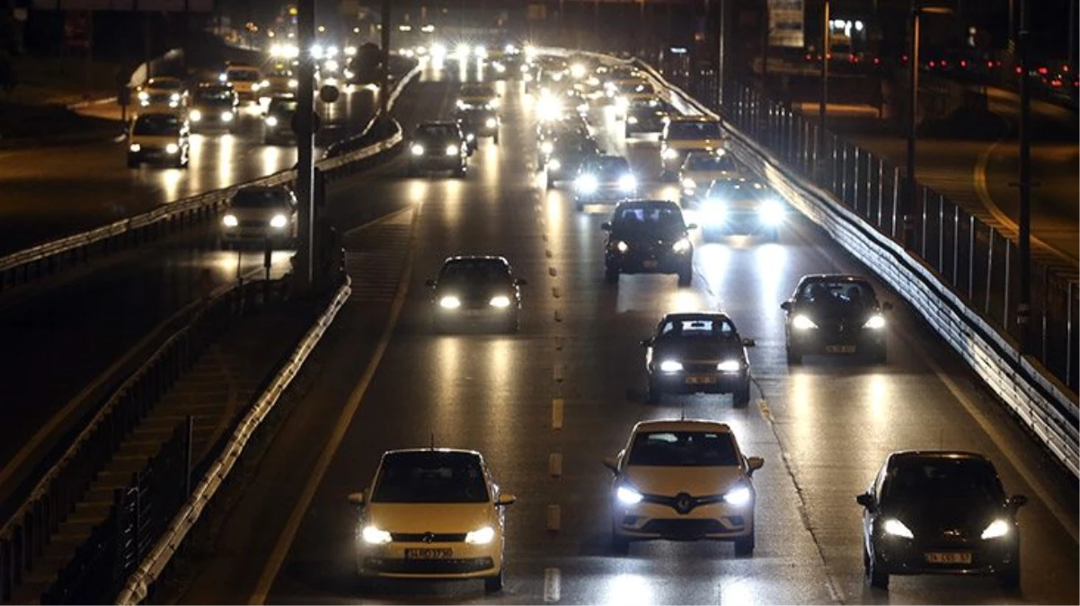 İstanbul\'da yasak kalktıktan yarım saat sonra trafik yoğunluğu yüzde 26 oldu