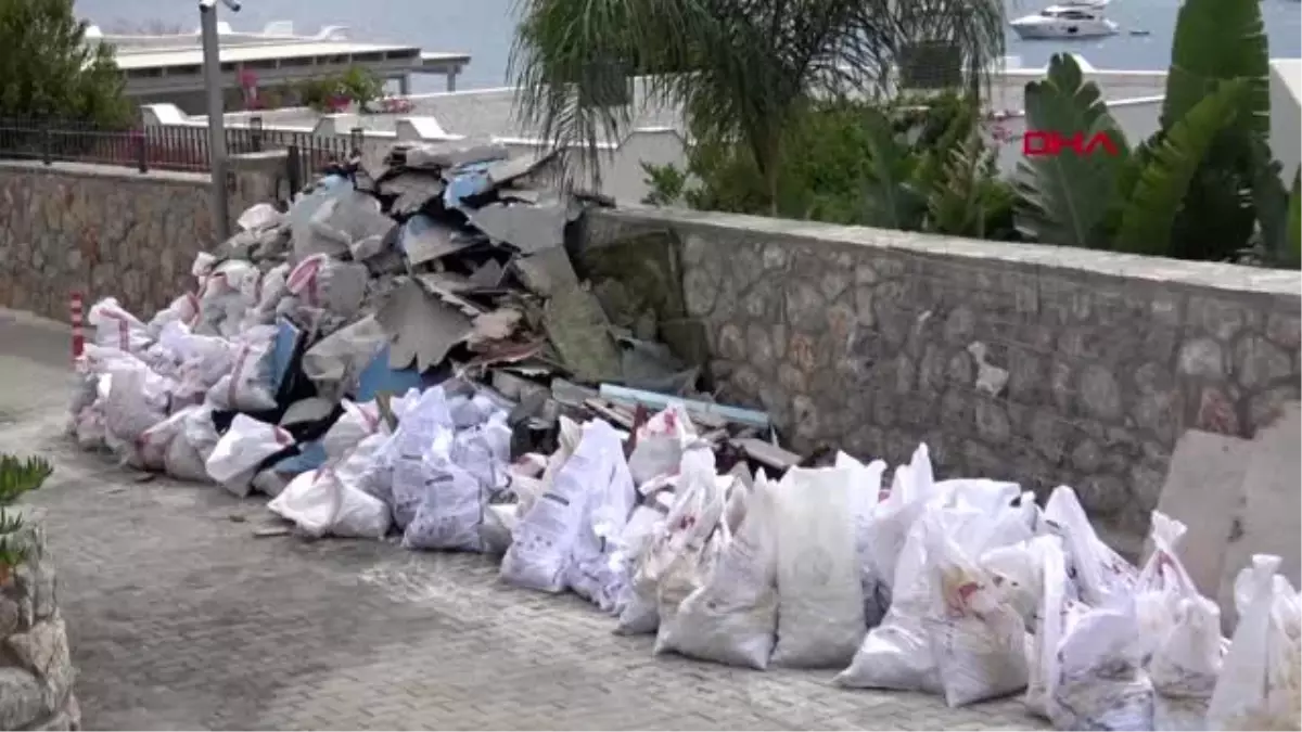 MUĞLA Yılmaz Özdil\'in villasındaki kaçak eklentilerin yıkımı sürüyor