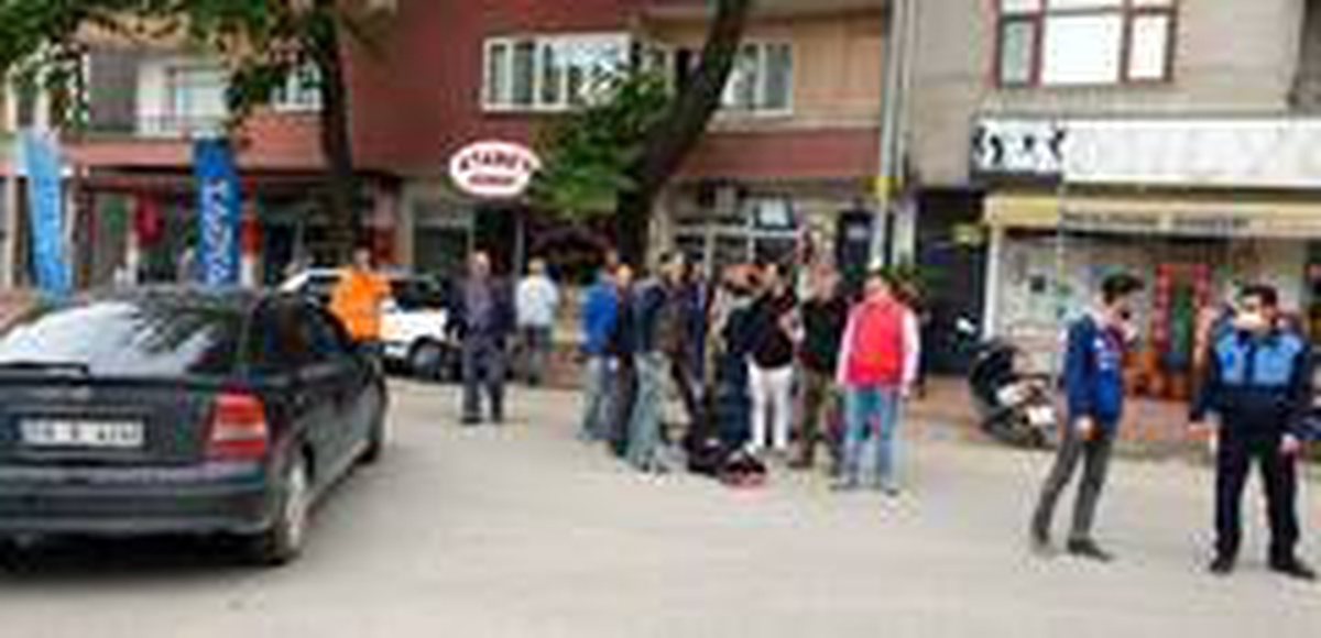 Otomobilin çarptığı motosikletli kadın yaralandı