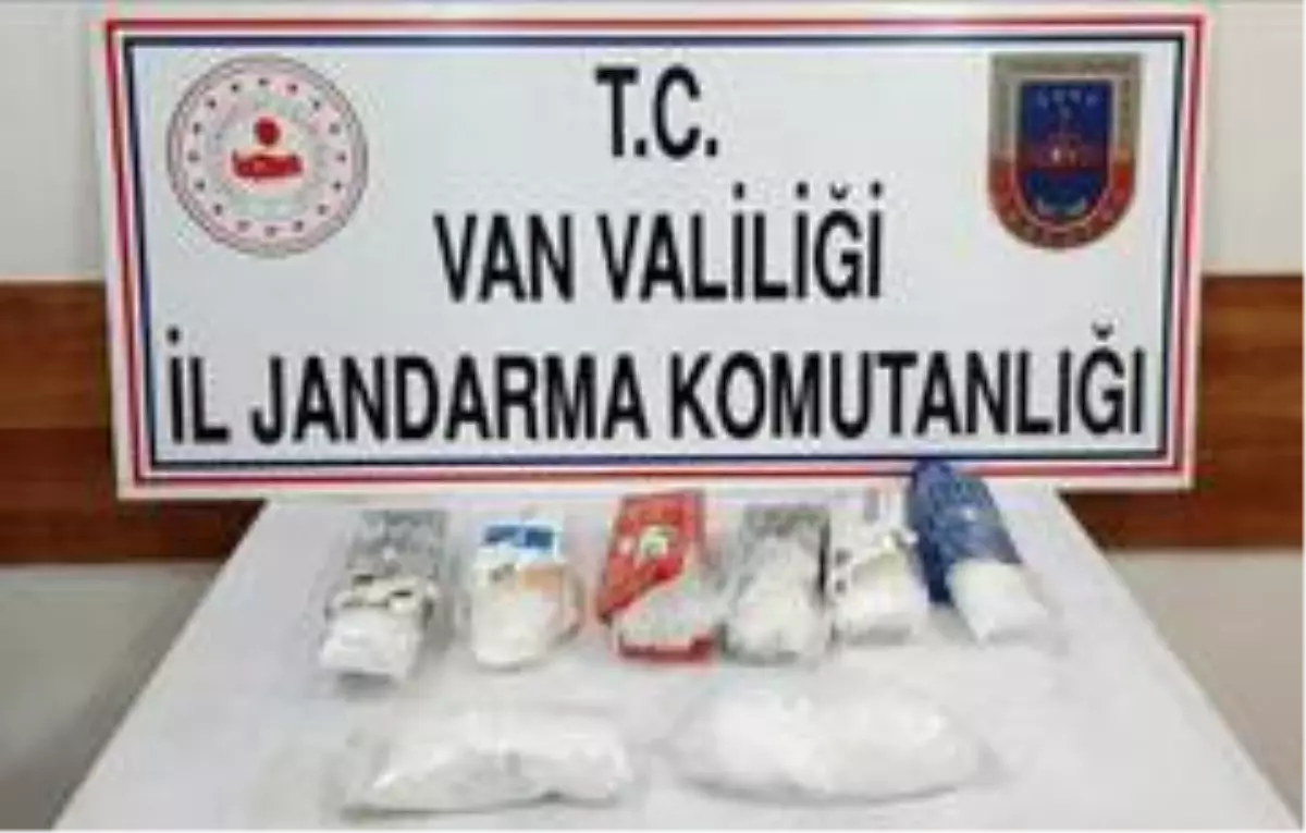 Özalp ilçesinde 5 kilo metamfetamin ele geçirildi