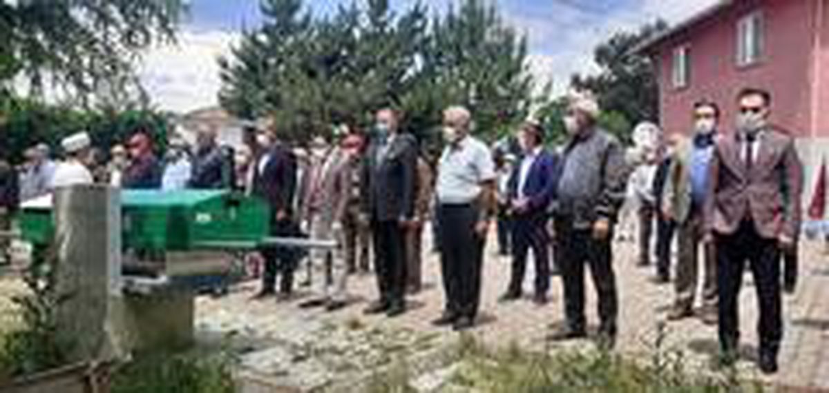 Salim Savcı toprağa verildi