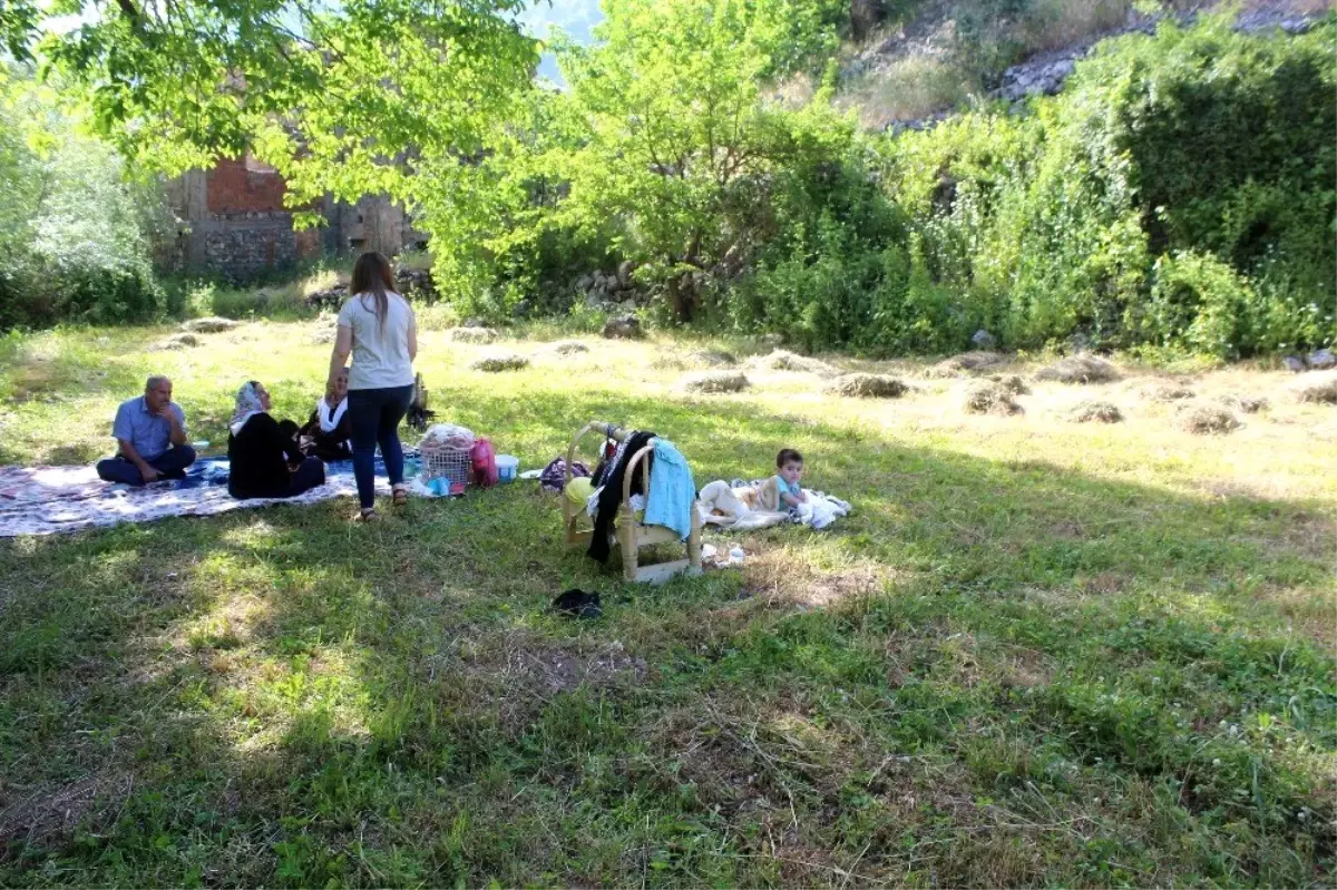 Yasak bitti halk piknik alanlarına akın etti