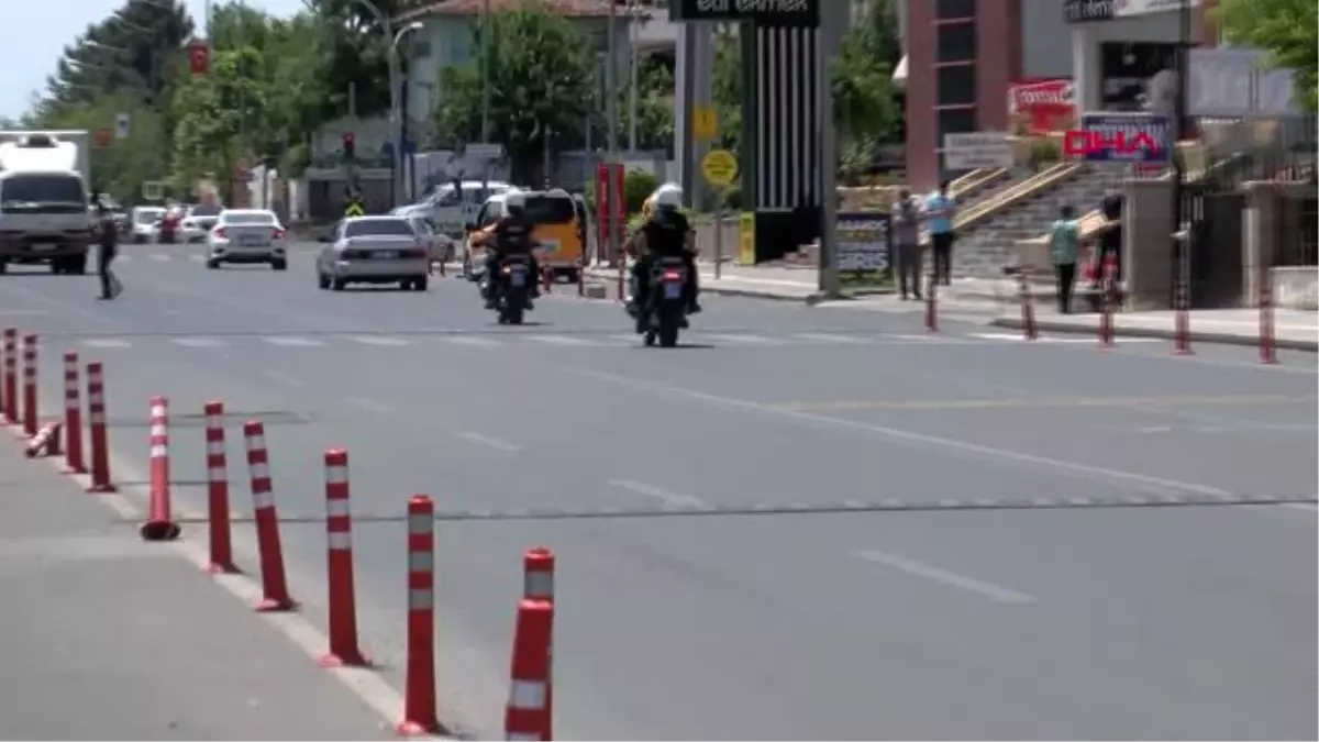 DİYARBAKIR Polis Atakan Arslan\'ı şehit eden zanlı ve yanındakiler adliyede