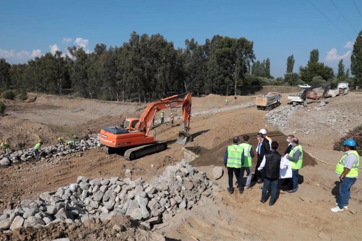 DSİ Bölge Müdürü İlter, Kestel Çayı üzerinde inşaa edilen bentleri yerinde inceledi