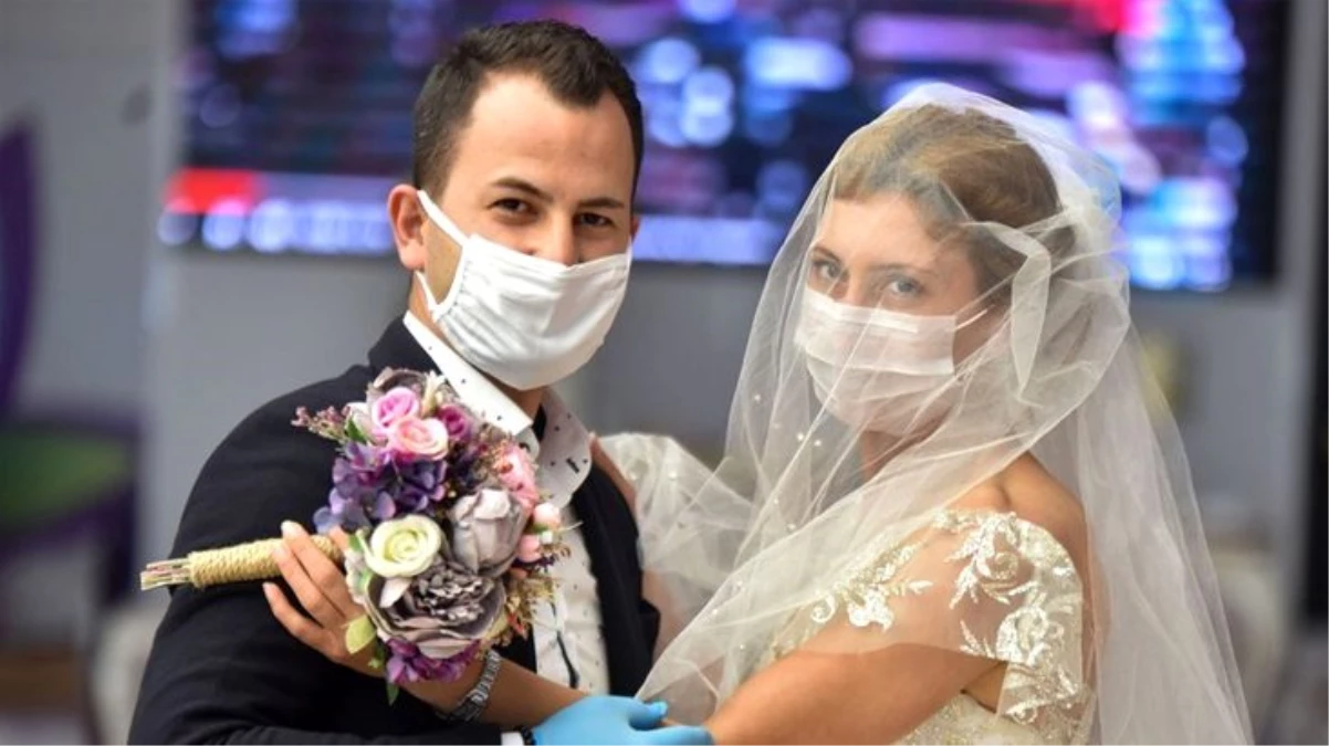 Düğün yapacak çiftlere Bilim Kurulu Üyesi Özlü\'den kötü haber: Eskisi gibi düğün yapma olasılığı yok
