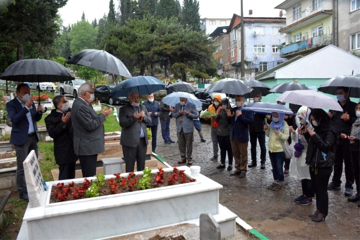 Heykeltıraş Yaman Civan mezarı başında anıldı