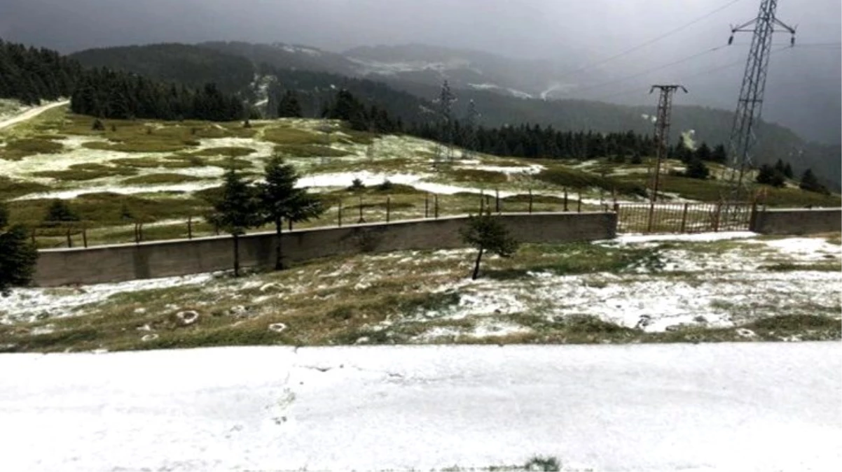 Ilgaz Dağı\'nda Haziran ayının ilk günlerinde kar yağdı
