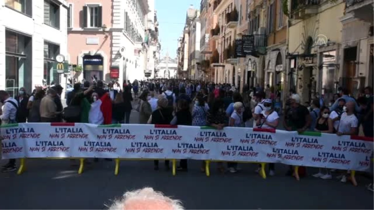 İtalya\'da sağ seçmenler hükümeti protesto etti - ROMA