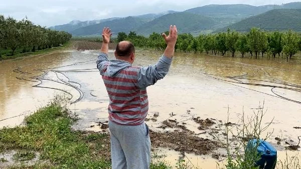 İznik'te sağanak; tarım arazilerinde zarar büyük