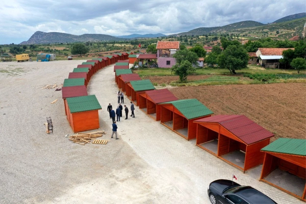 Son dakika... Lavanta kokulu köy yeni sezona hazırlanıyor